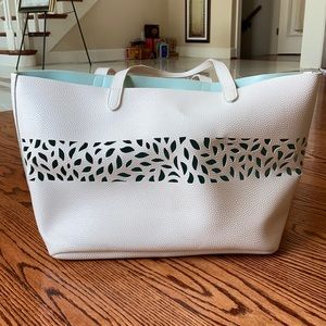 White summer tote bag